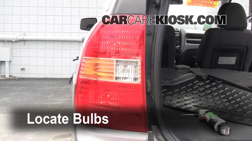 2008 Kia Sportage LX 2.0L 4 Cyl. Lights Tail Light (replace bulb)